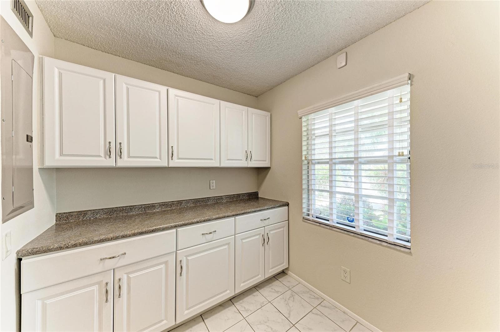Condominium at 6999 W COUNTRY CLUB DR N #123, SARASOTA, photo 14 of 43