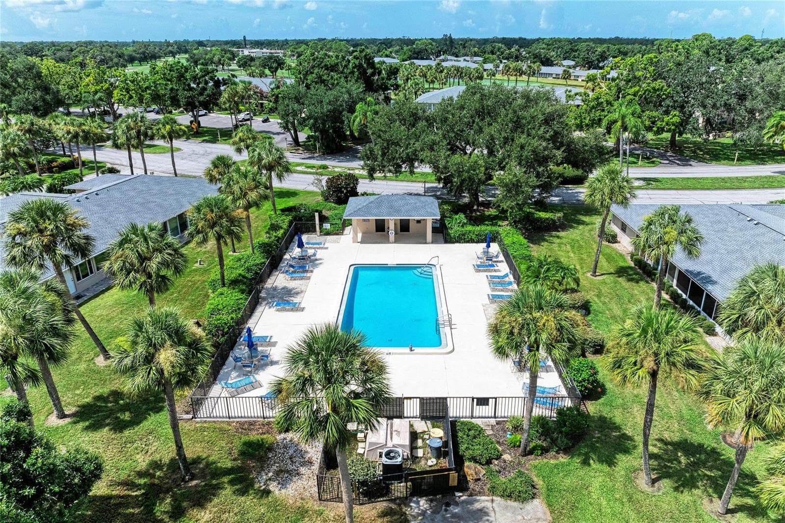 Condominium at 6999 W COUNTRY CLUB DR N #123, SARASOTA, photo 31 of 43
