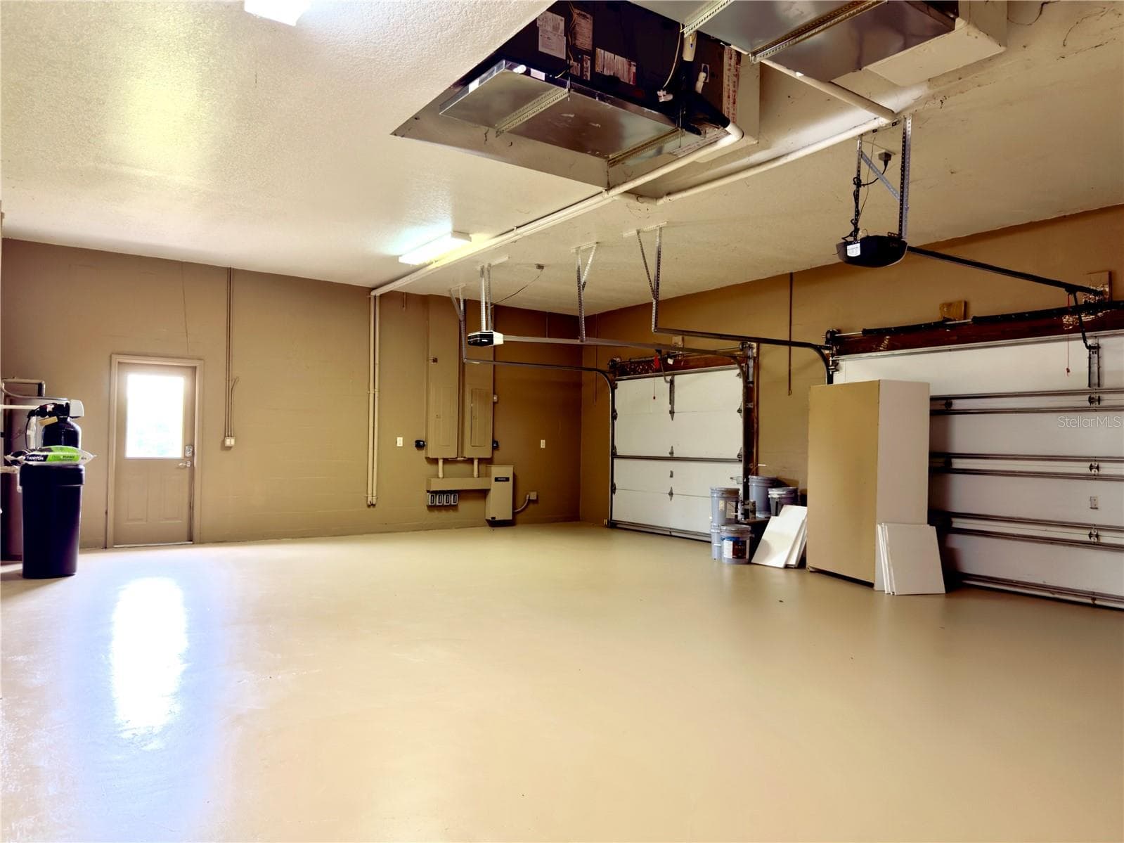 3 Car Garage - 24087 TWISTER LN, BROOKSVILLE