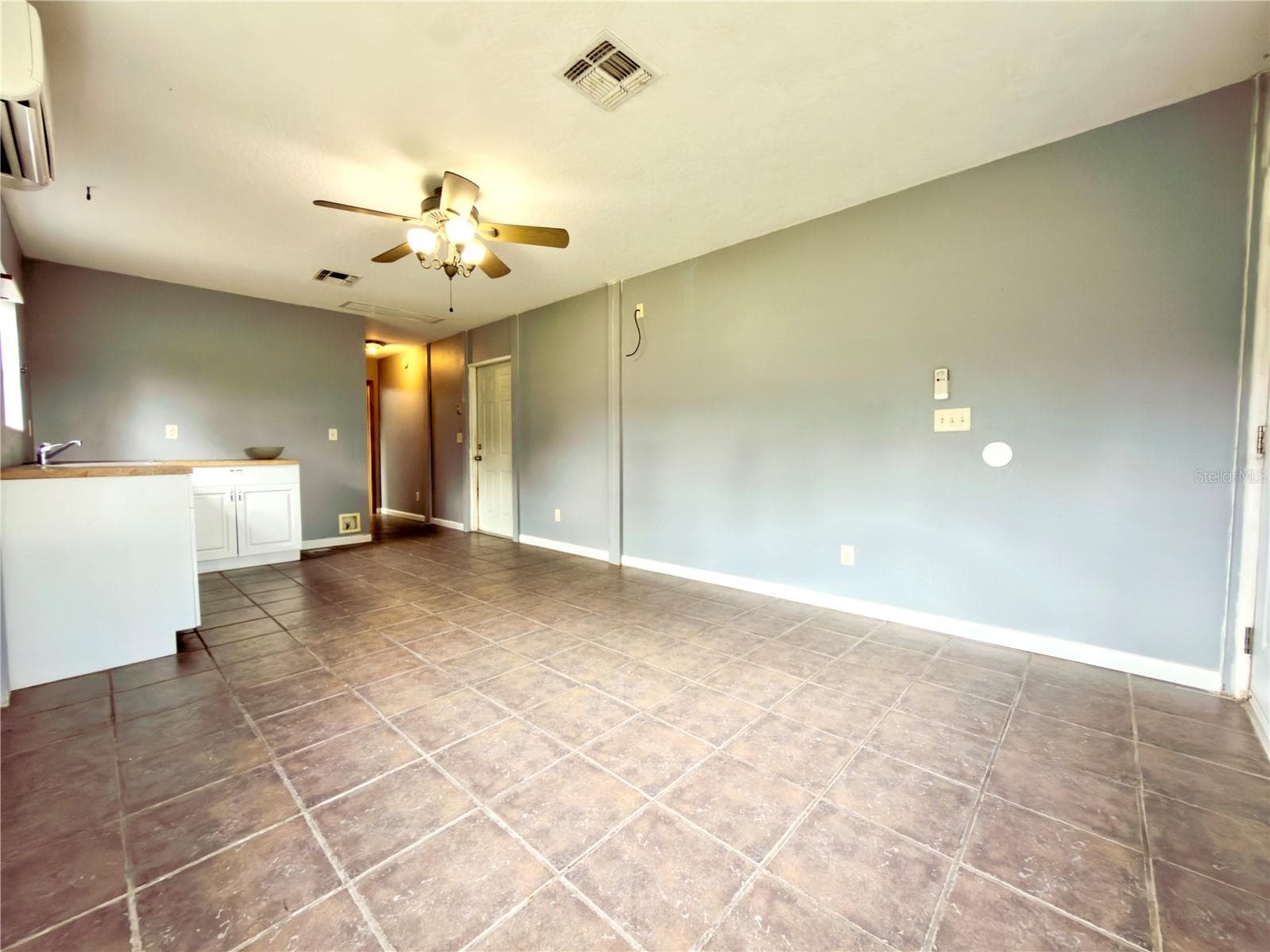 Stable Office - 24087 TWISTER LN, BROOKSVILLE