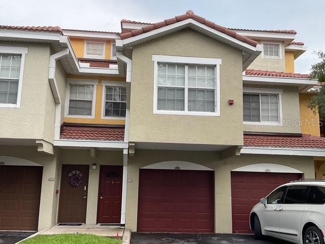 5711 BENTGRASS DR #19-211