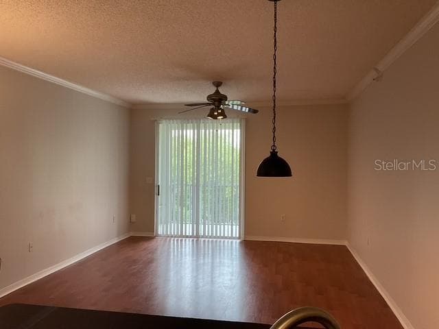 Living room - 5711 BENTGRASS DR #19-211, SARASOTA