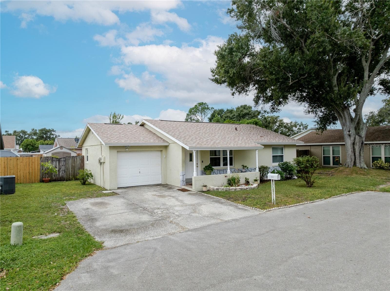 Single Family Residence at 10118 HUNTERS POINT CT, TAMPA, photo 28 of 38