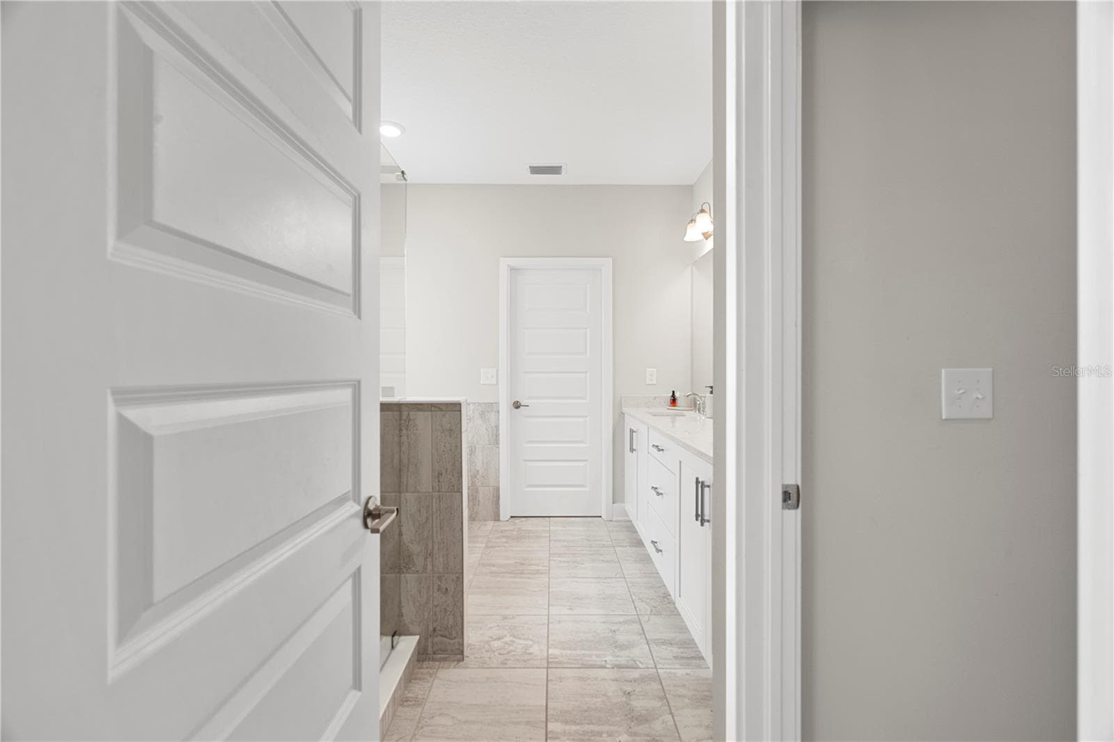Single Family Residence at 1415 CRYSTAL LAKE DR, LAKELAND, photo 22 of 63