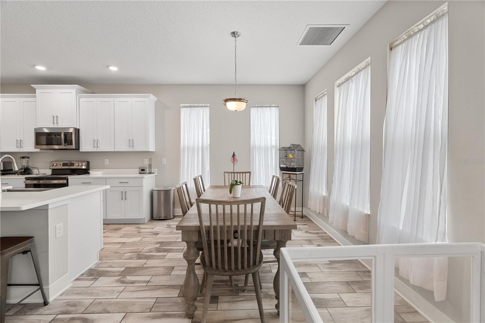 Single Family Residence at 1415 CRYSTAL LAKE DR, LAKELAND, photo 14 of 63