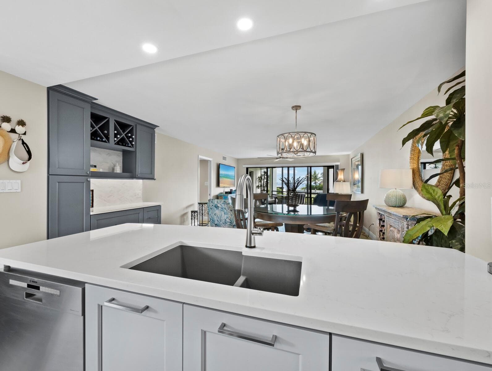Well designed for easy entertaining - 448 GULF OF MEXICO DR #A104, LONGBOAT KEY