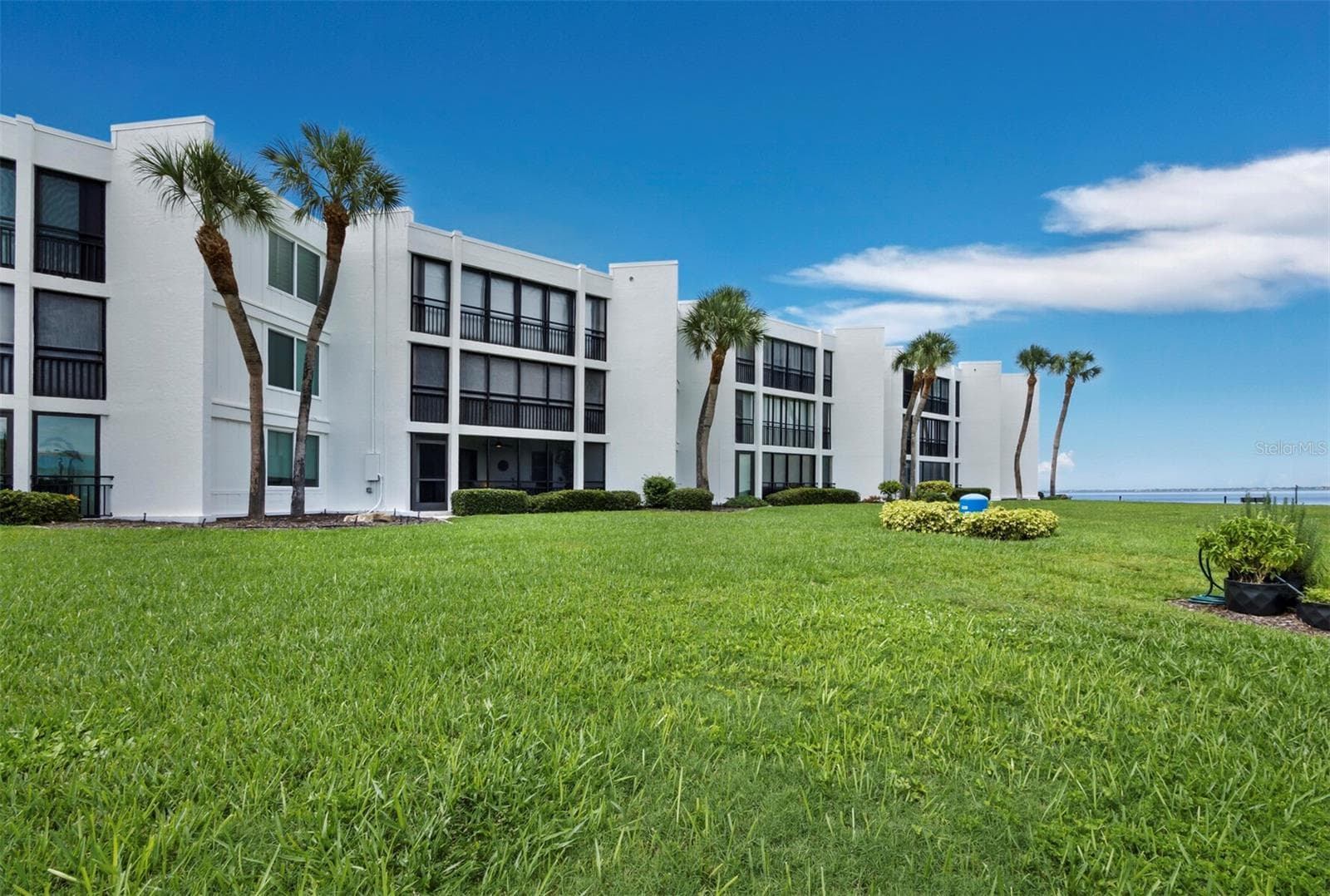 448 Gulf of Mexico Drive, Unit 104 in Building A...closest to the bay! - 448 GULF OF MEXICO DR #A104, LONGBOAT KEY