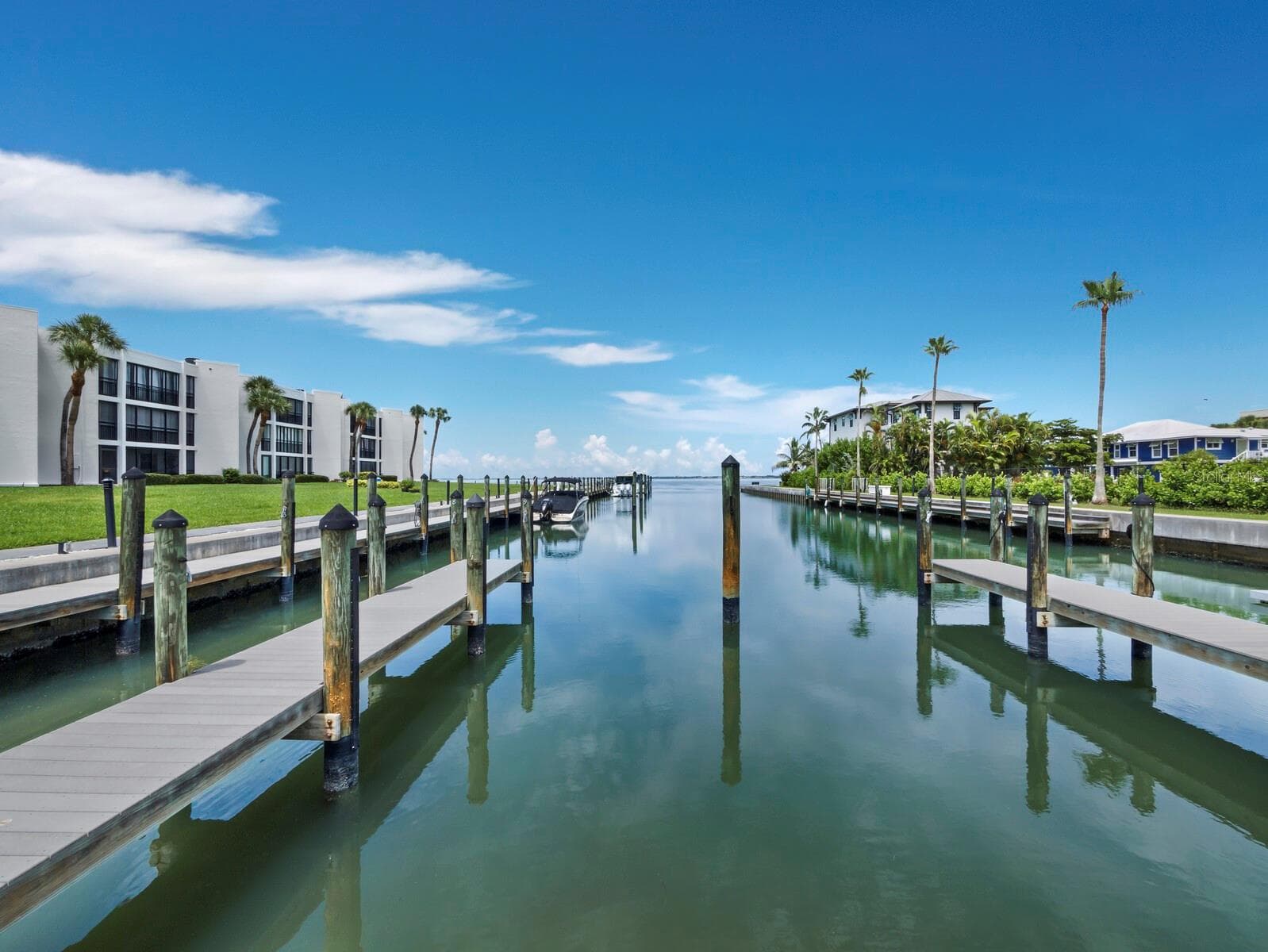 It is a straight shot out to the bay! - 448 GULF OF MEXICO DR #A104, LONGBOAT KEY