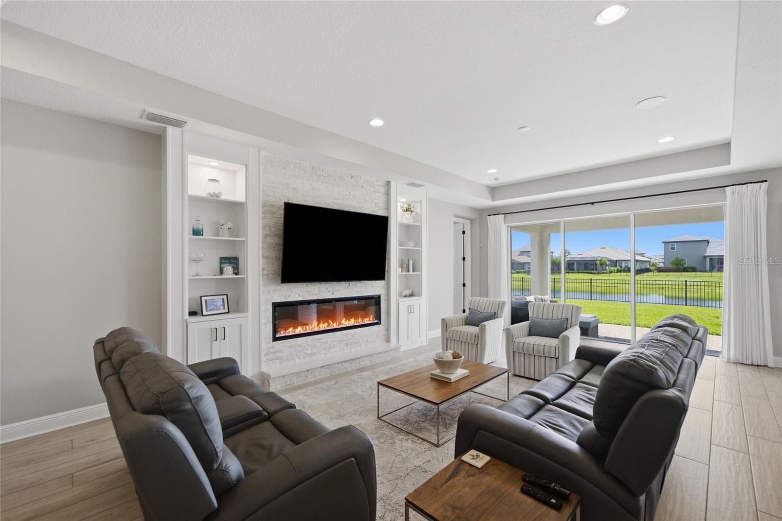 Single Family Residence at 4815 HONEY DEW LN, BRADENTON, photo 14 of 57