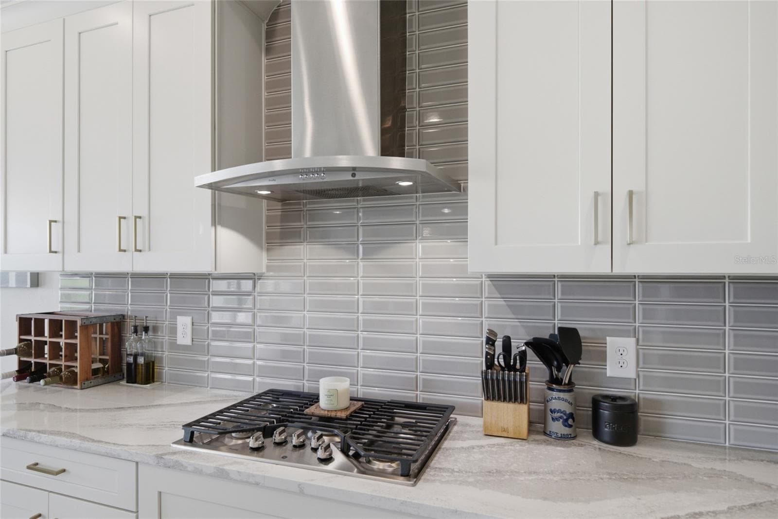 Natural Gas Range - 4815 HONEY DEW LN, BRADENTON