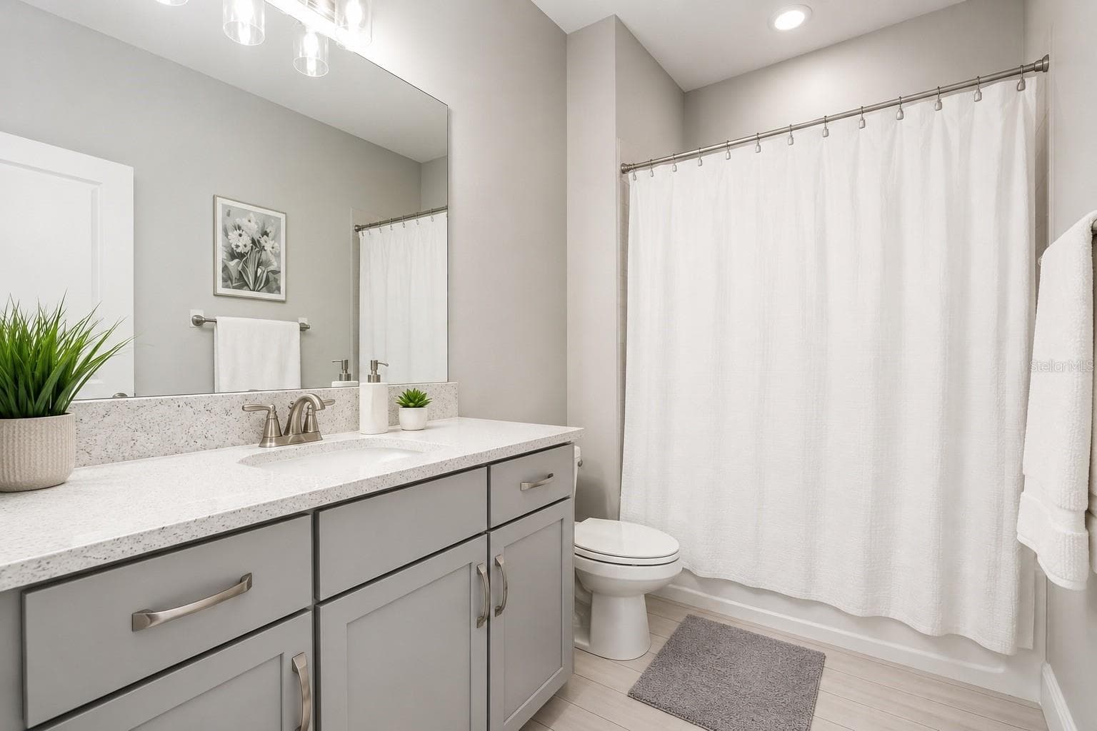 Single Family Residence at 10314 BERRYESSA AVE, RIVERVIEW, photo 15 of 17