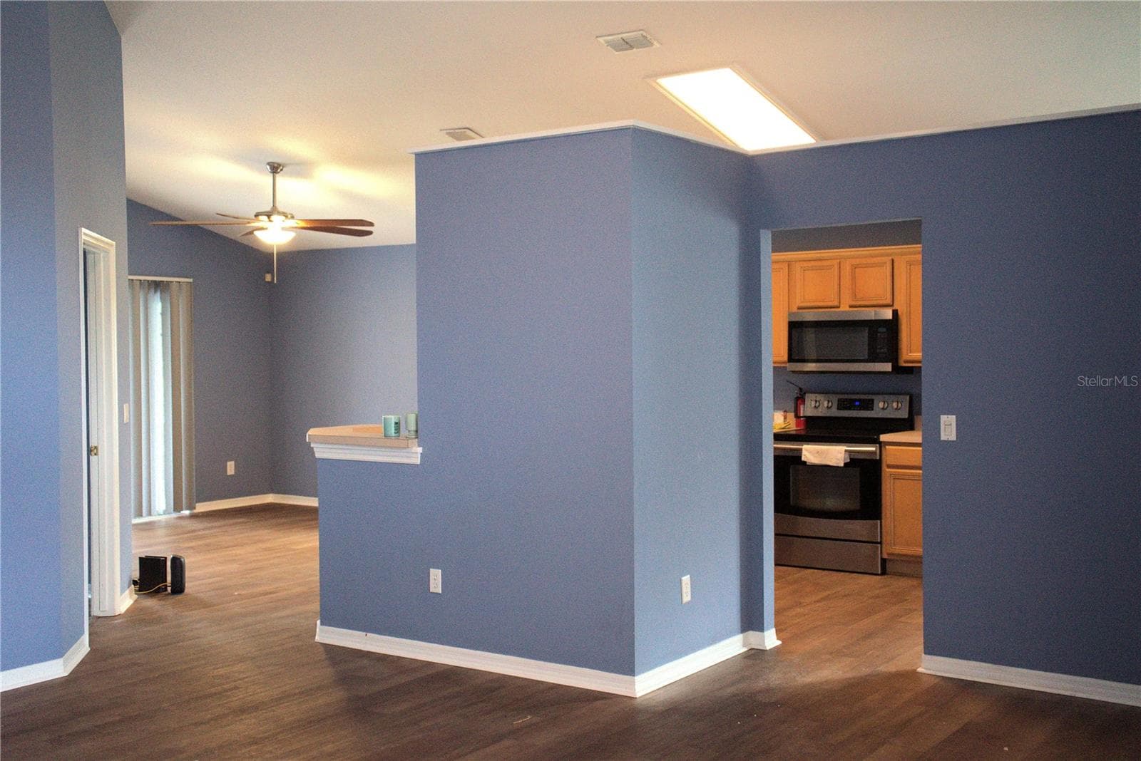 Single Family Residence at 209 WESTMORELAND CIR, KISSIMMEE, photo 2 of 17