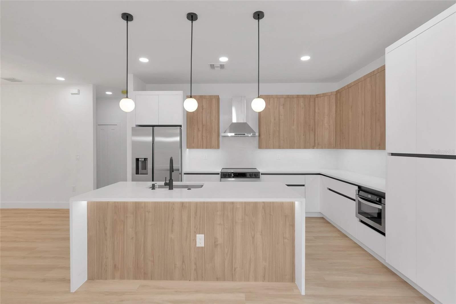Kitchen - 1274 RONALD ST, NORTH PORT