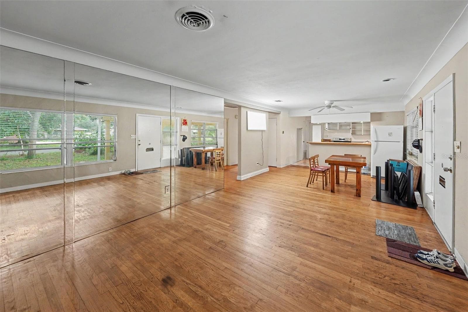 Single Family Residence at 6415 2ND AVE N, ST PETERSBURG, photo 6 of 27