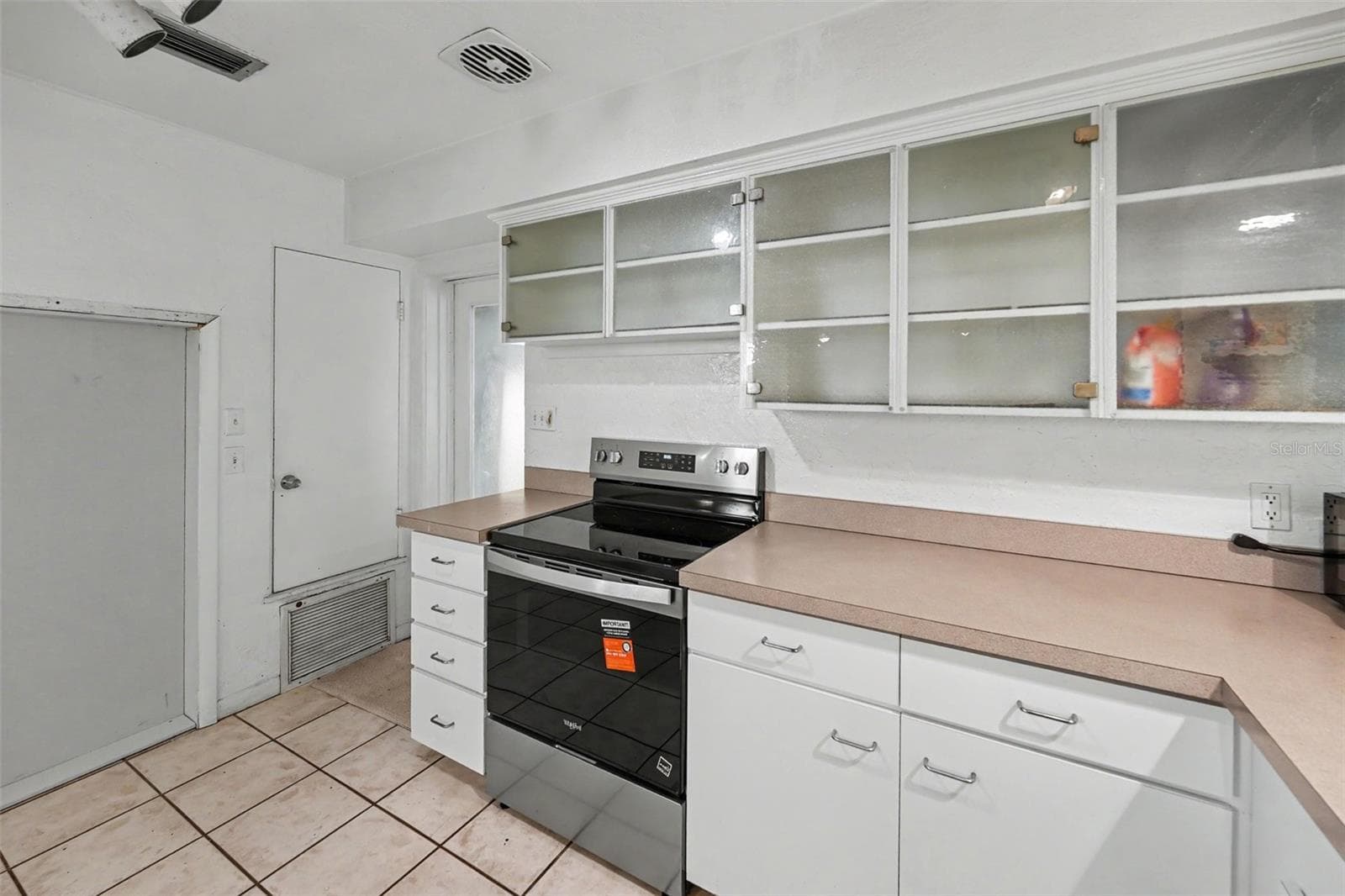 Single Family Residence at 6415 2ND AVE N, ST PETERSBURG, photo 7 of 27