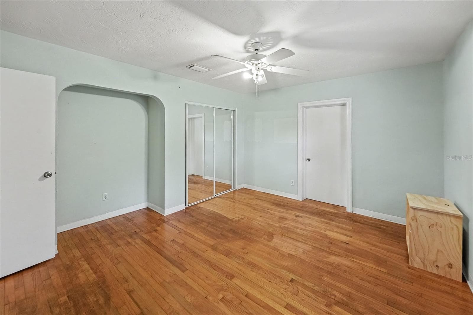 Single Family Residence at 6415 2ND AVE N, ST PETERSBURG, photo 11 of 27