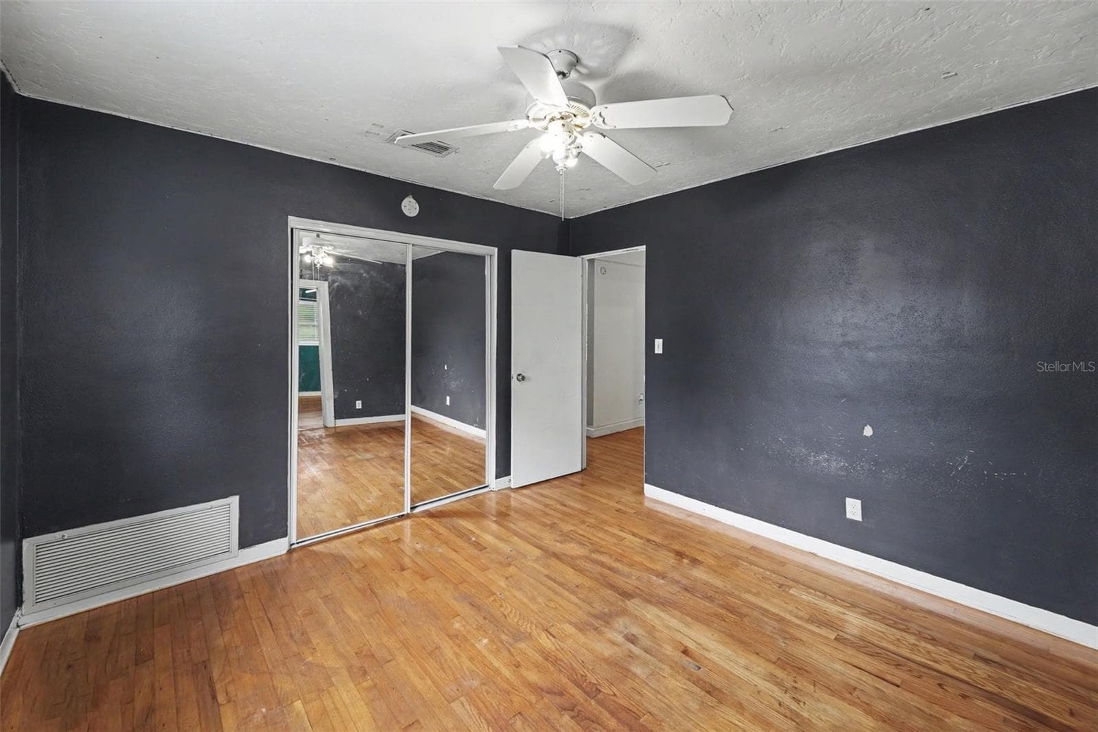Single Family Residence at 6415 2ND AVE N, ST PETERSBURG, photo 13 of 27
