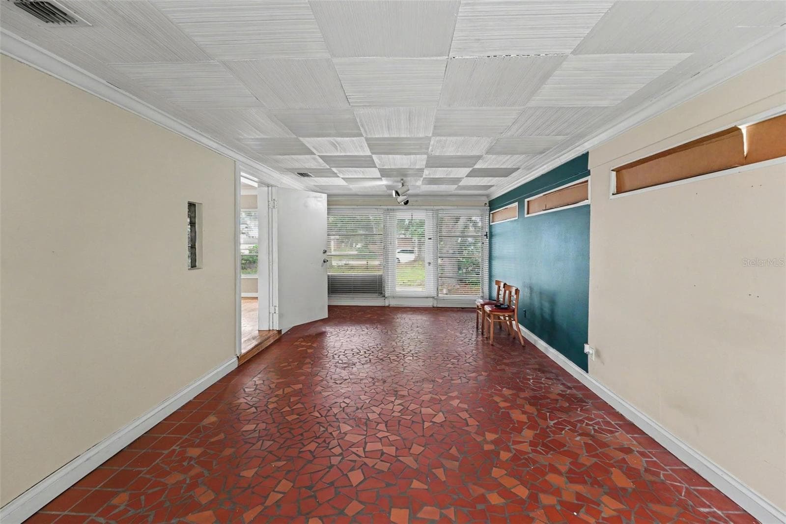 Single Family Residence at 6415 2ND AVE N, ST PETERSBURG, photo 18 of 27