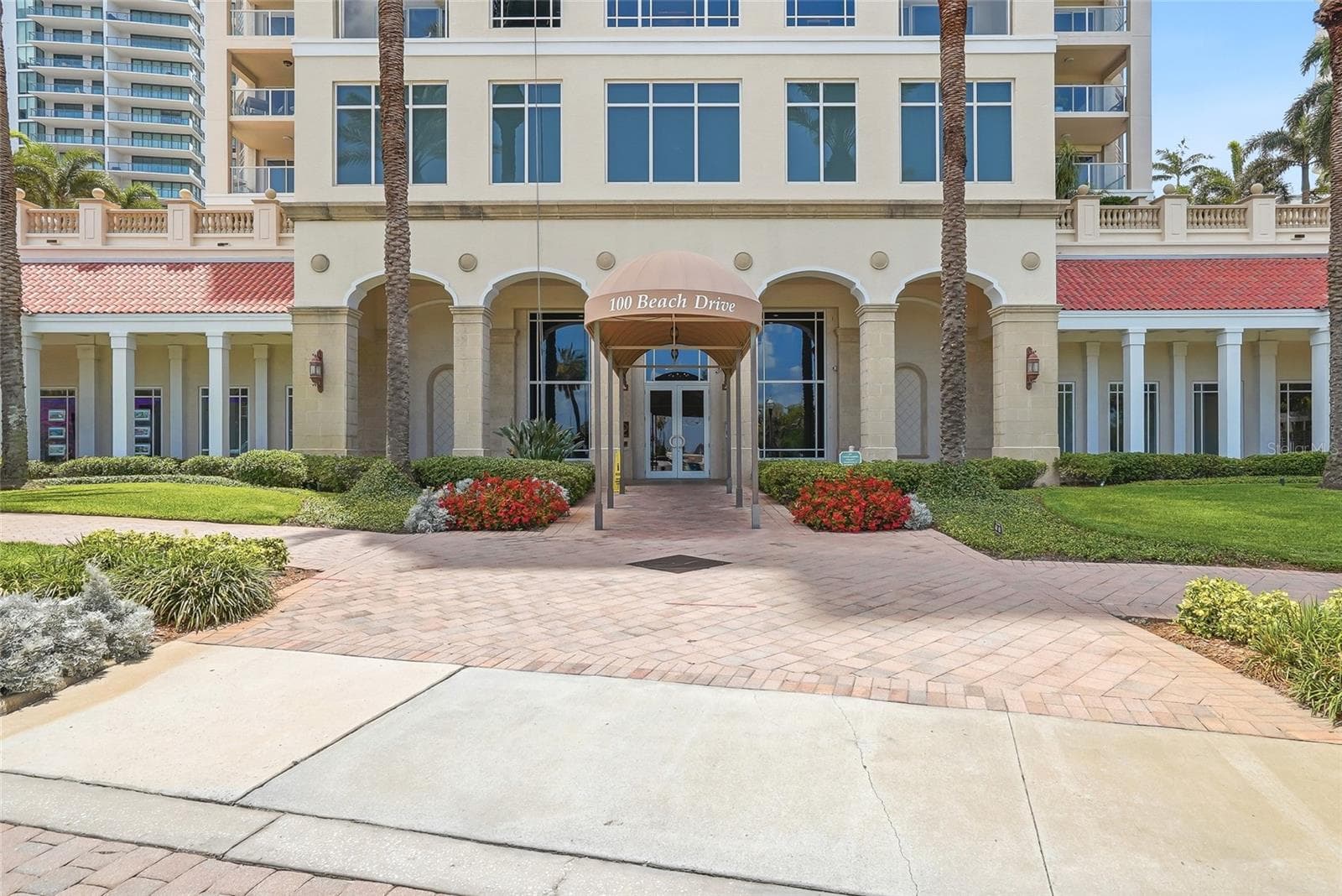 Florencia is pushed back from the street. - 100 BEACH DR NE #301, ST PETERSBURG