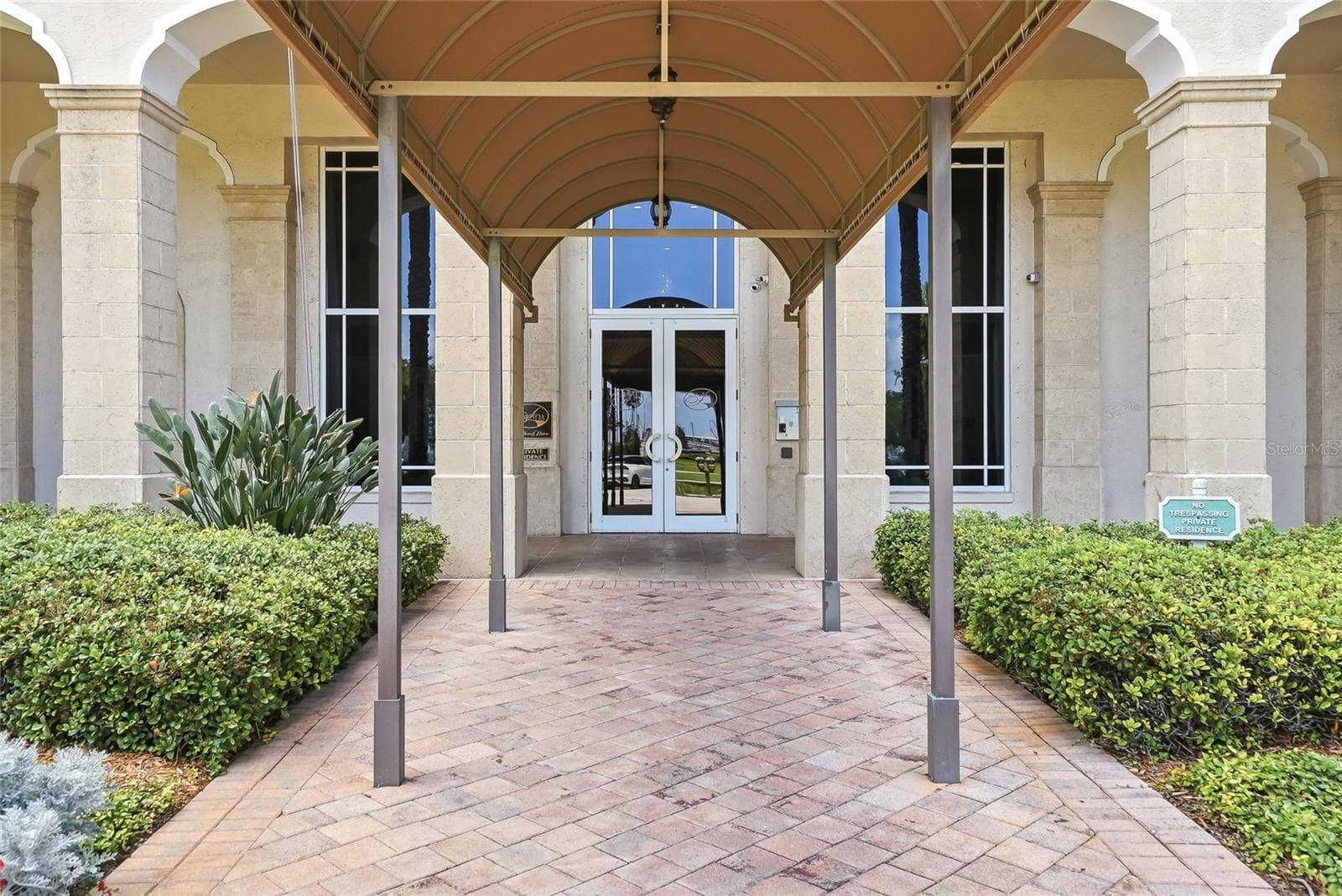 Condominium at 100 BEACH DR NE #301, ST PETERSBURG, photo 8 of 62