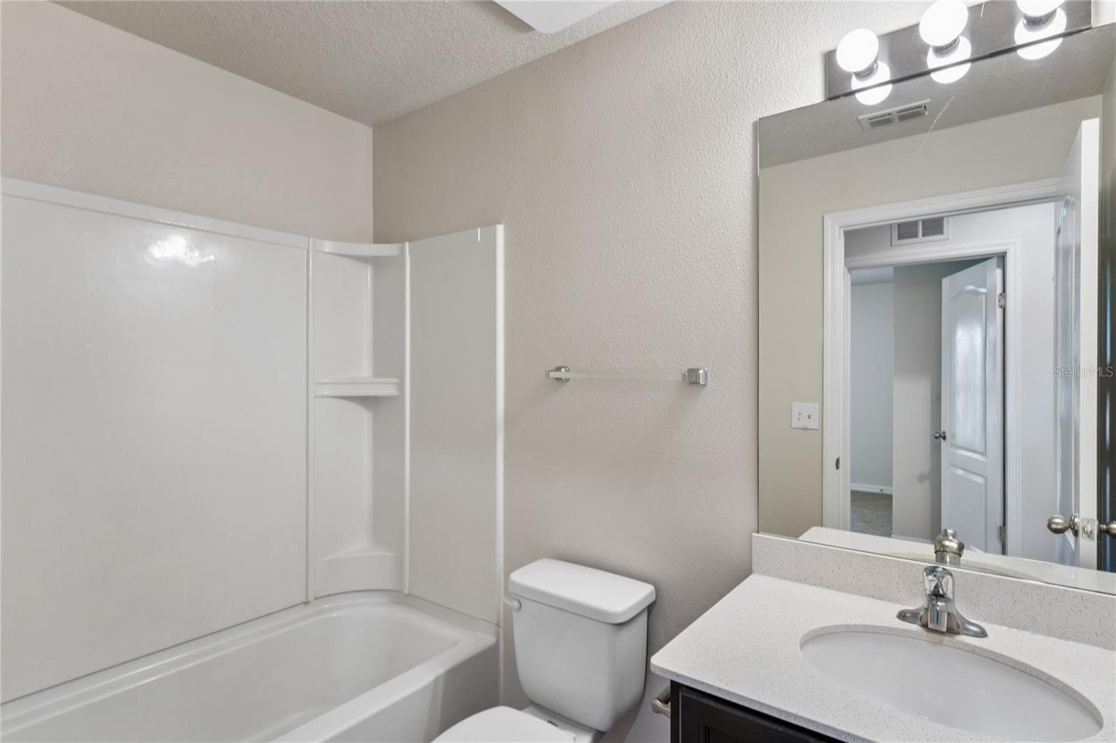 Single Family Residence at 2403 CASPIAN DR, LAKELAND, photo 18 of 23