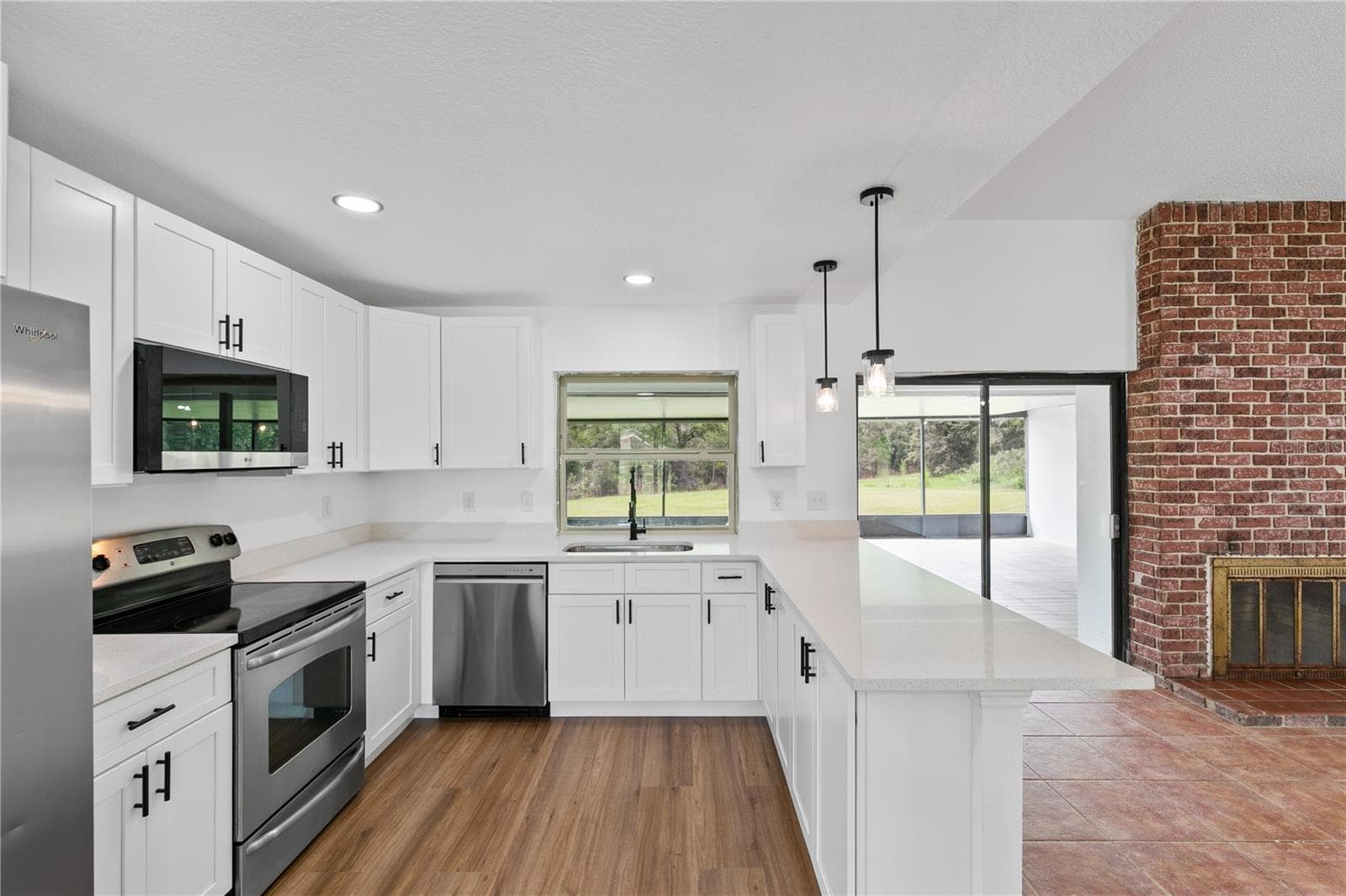 Fully renovated kitchen - 714 DIVOT LN, POINCIANA