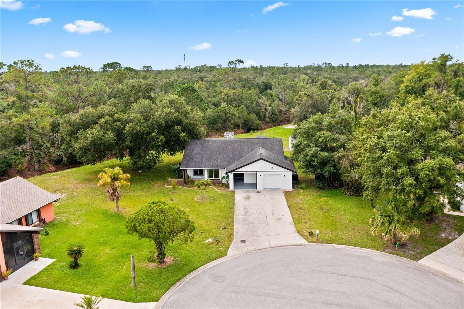 House sits on a Cul-de-Sac with nature preserve views - 714 DIVOT LN, POINCIANA