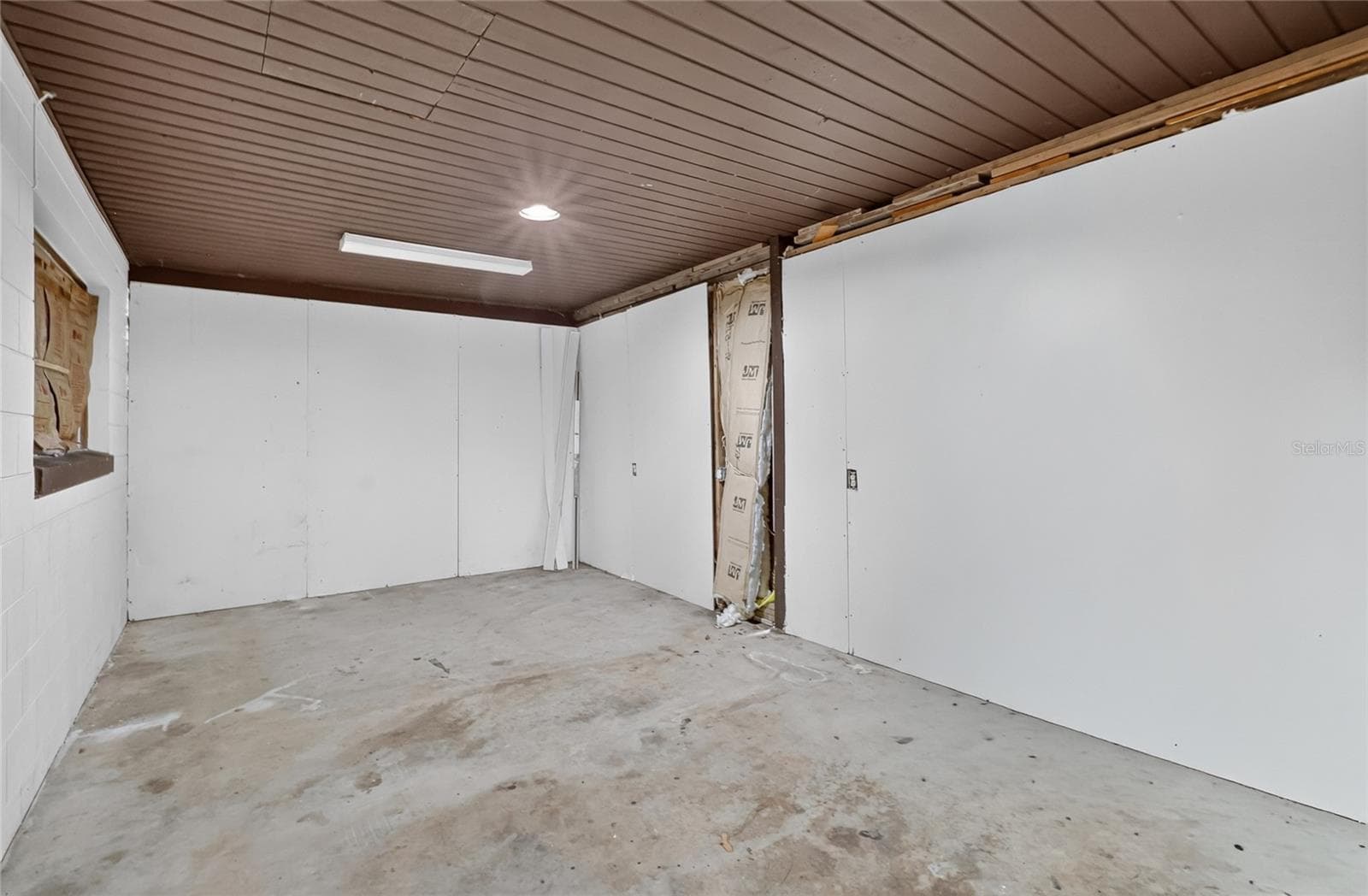 Single Family Residence at 120 E HOFFMAN ST, LAKE ALFRED, photo 43 of 62