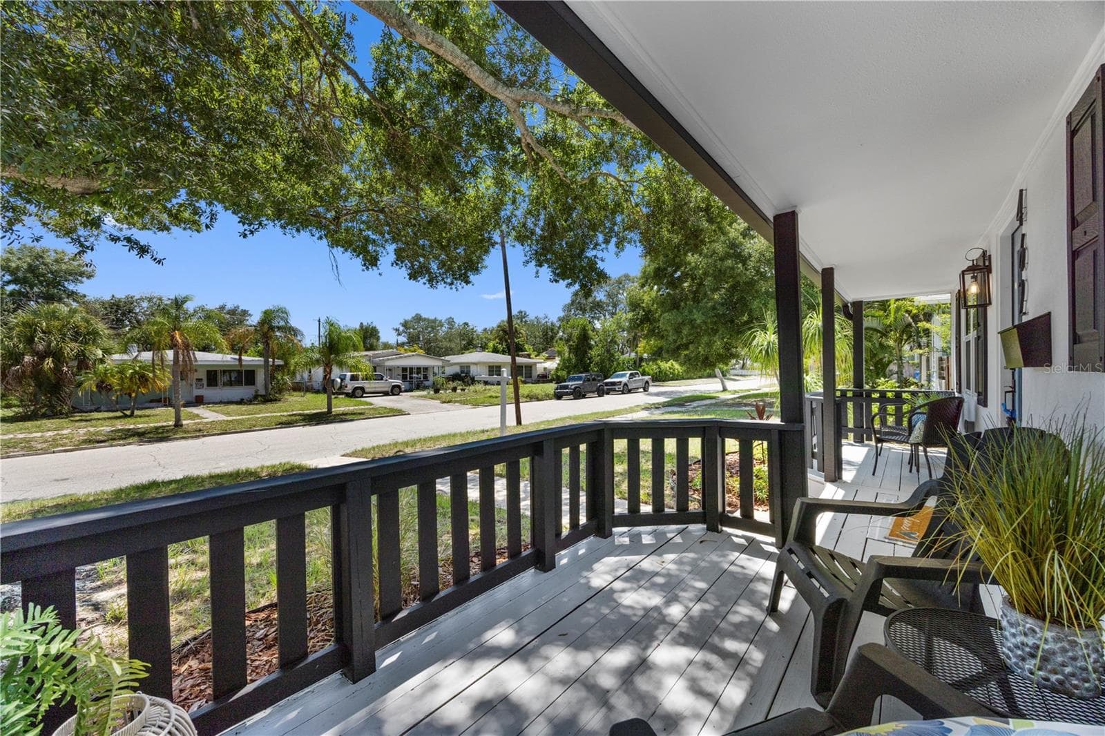 Front Porch - 4621 4TH AVE N, ST PETERSBURG