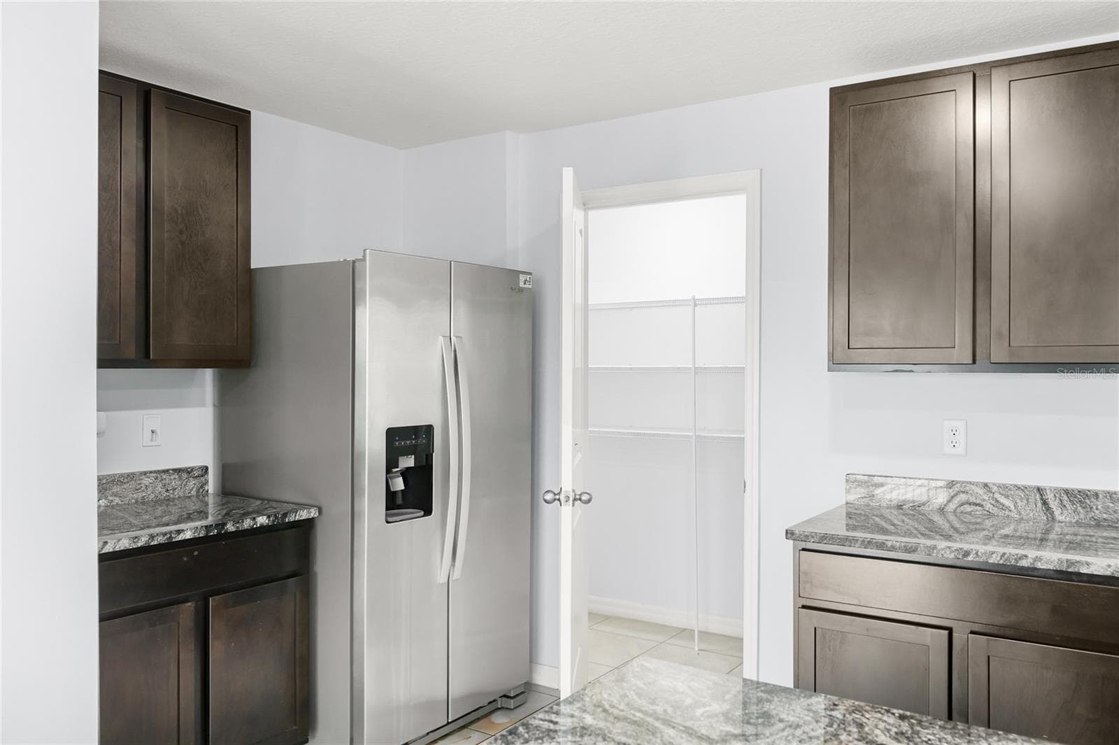 Walk in pantry - 10116 CHARLOTTE DR, PARRISH