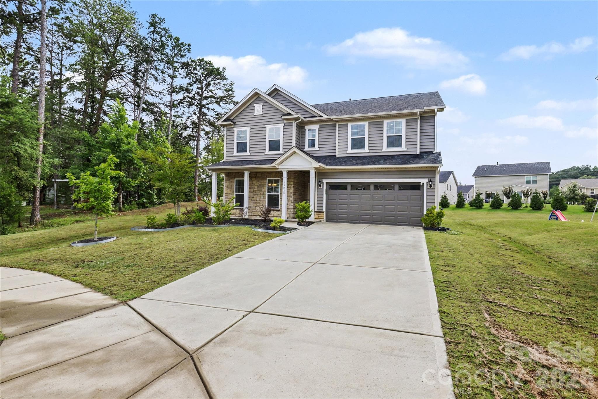 Single Family Residence at 15020 Sycamore Crossing Court, Charlotte, photo 3 of 35