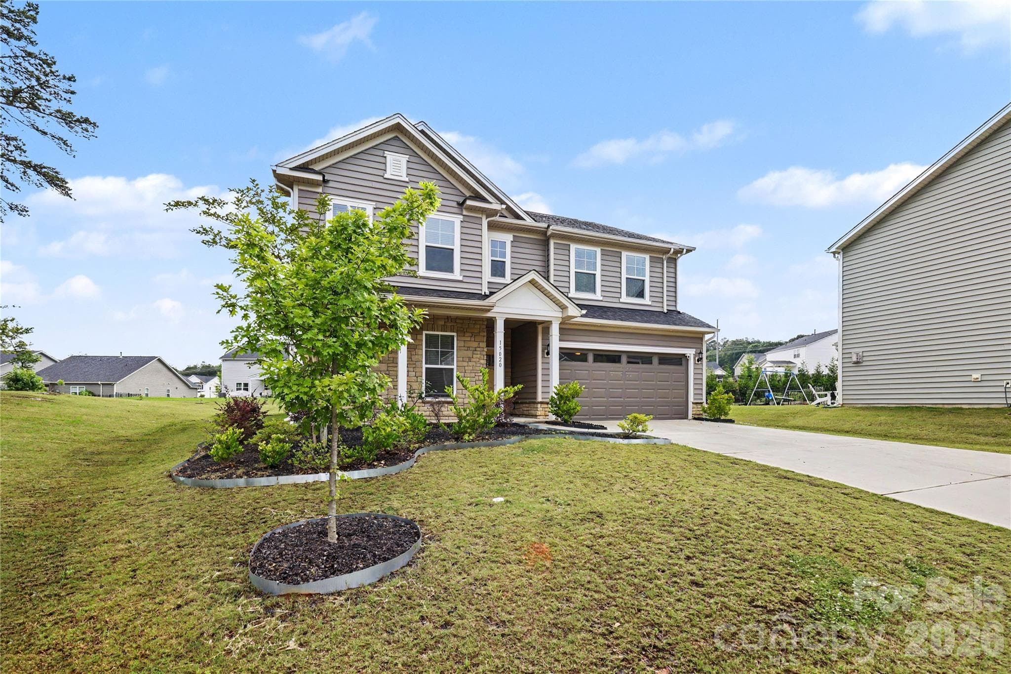 Single Family Residence at 15020 Sycamore Crossing Court, Charlotte, photo 5 of 35