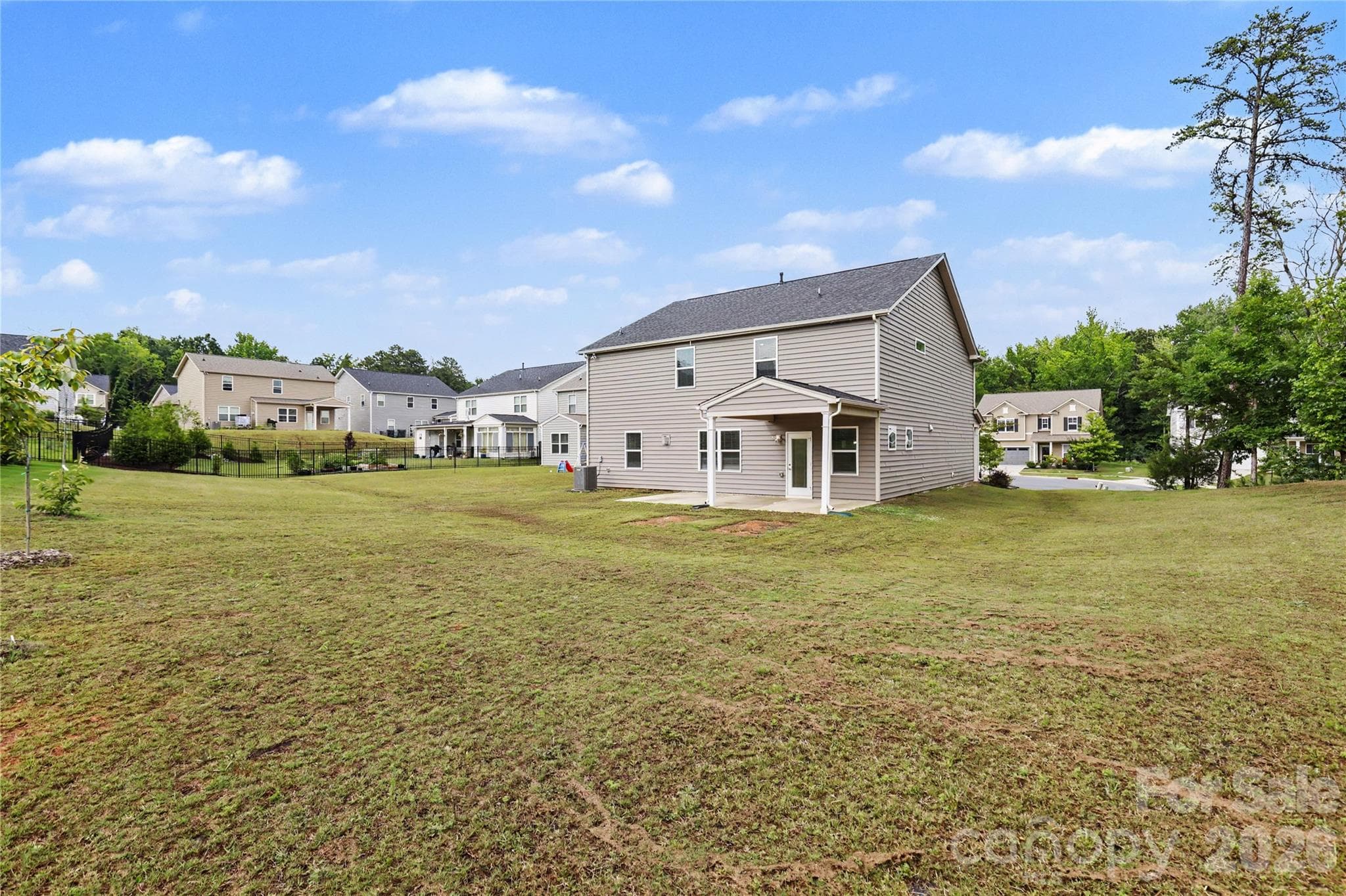 Single Family Residence at 15020 Sycamore Crossing Court, Charlotte, photo 34 of 35