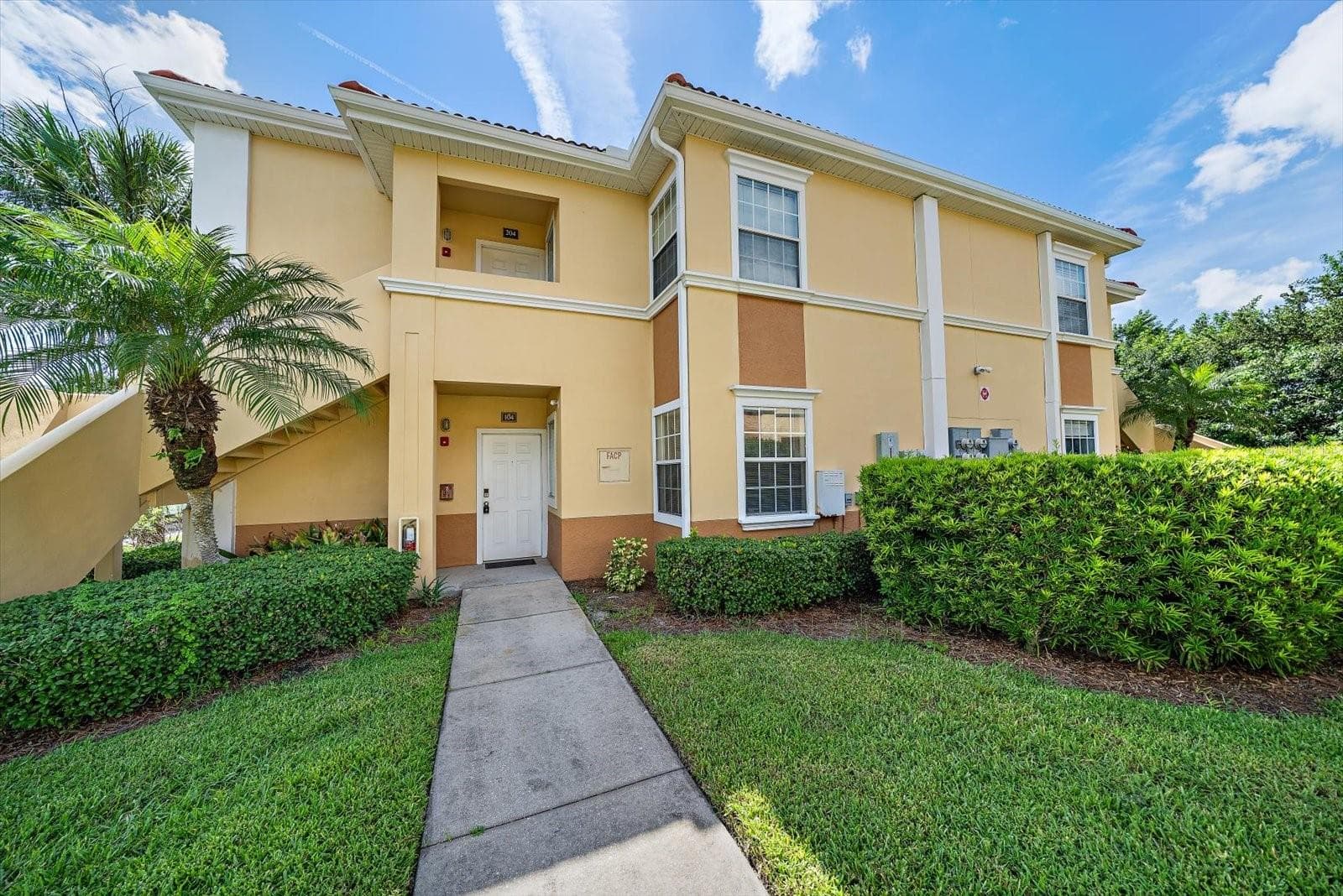 Condominium at 1010 VILLAGIO CIR #104, SARASOTA, photo 2 of 25
