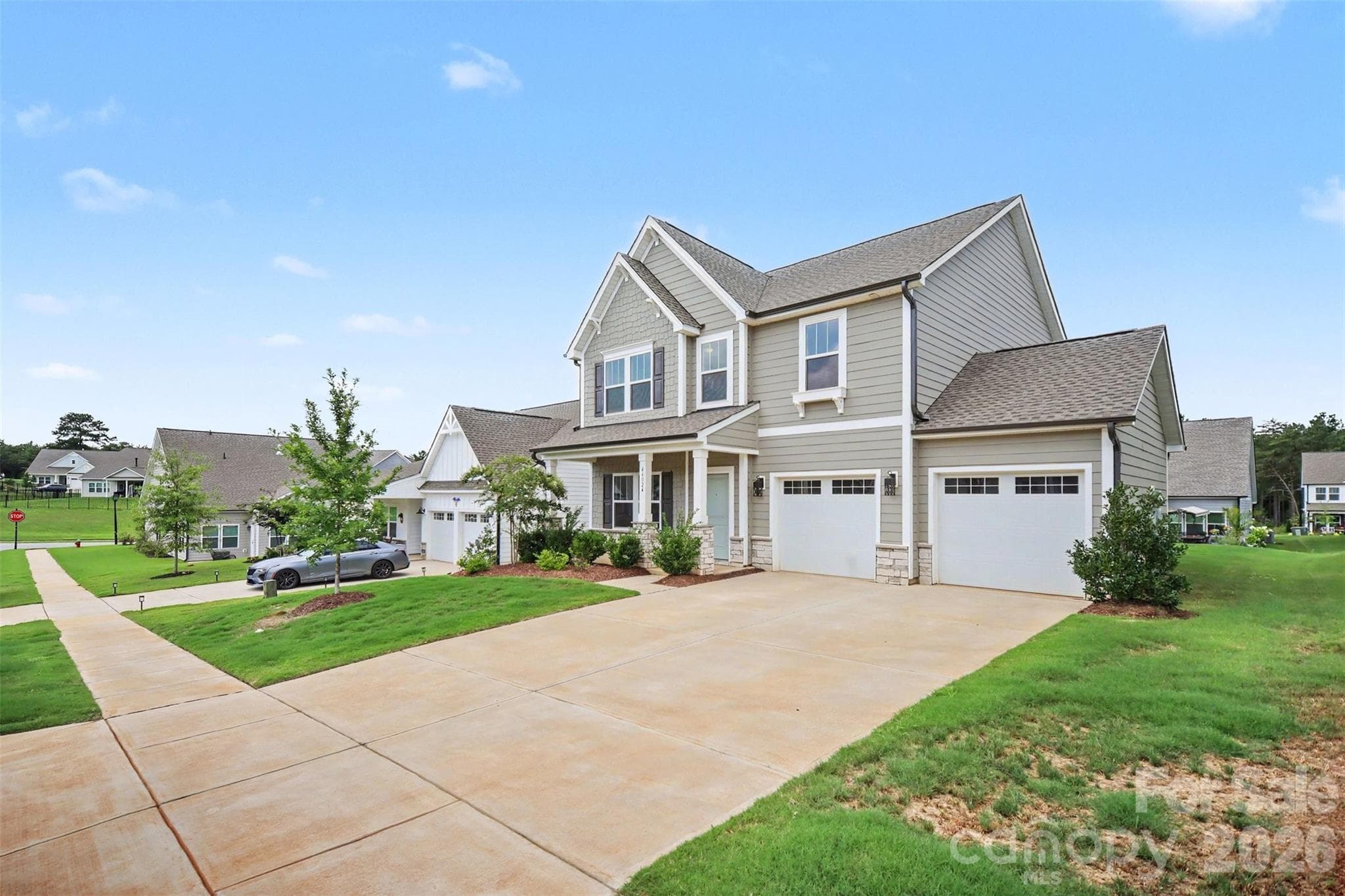 Oversized driveway - 44024 Donald Ross Court, Lancaster