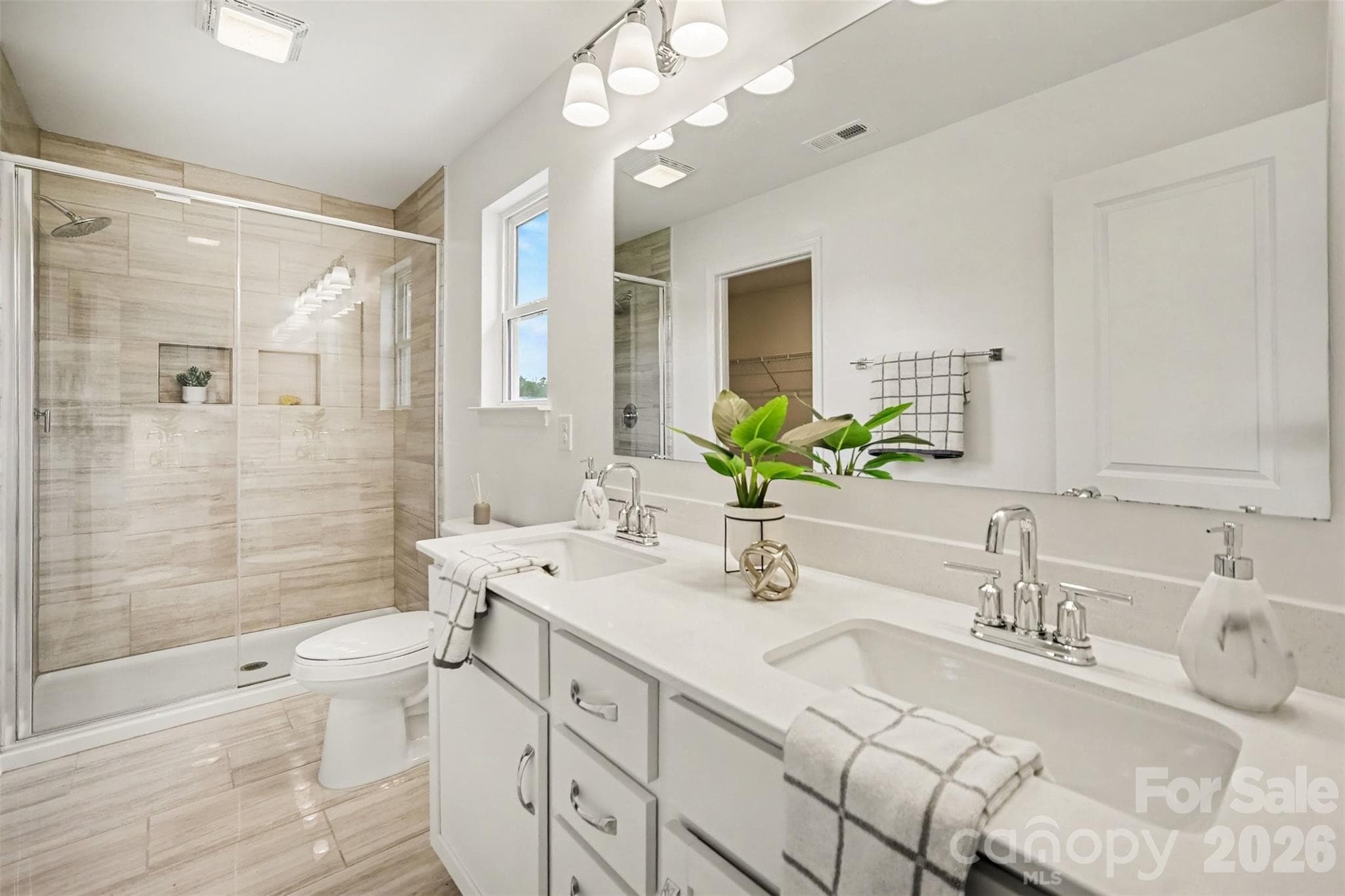 Primary Bathroom - 44024 Donald Ross Court, Lancaster