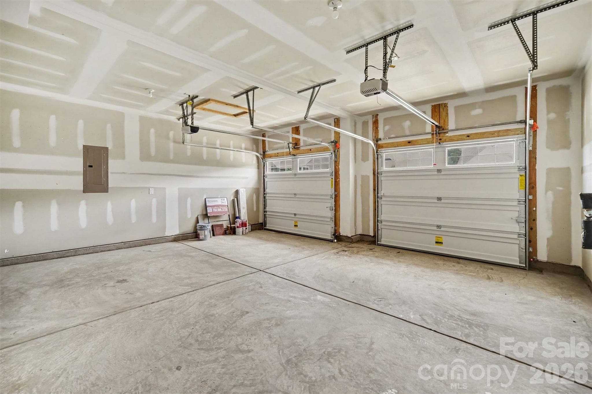 Garage - 44024 Donald Ross Court, Lancaster