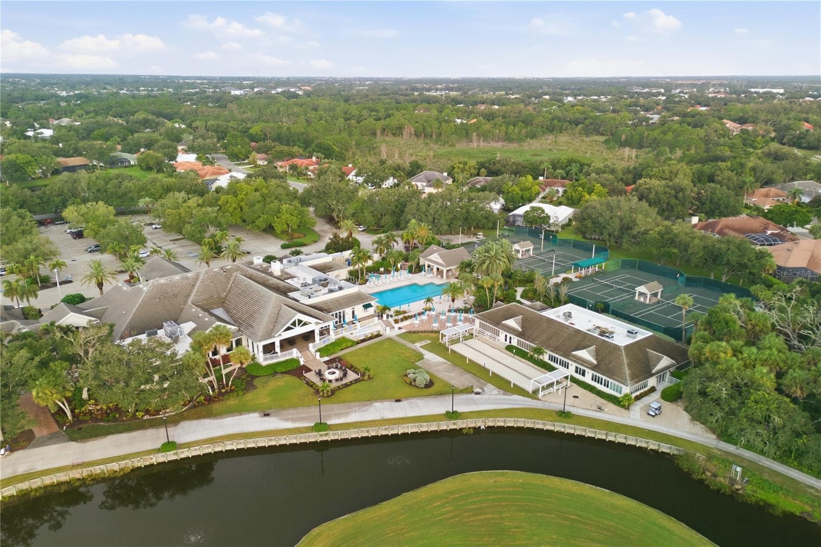 Single Family Residence at 309 S STONE BRIAR CREEK DR, VENICE, photo 66 of 77