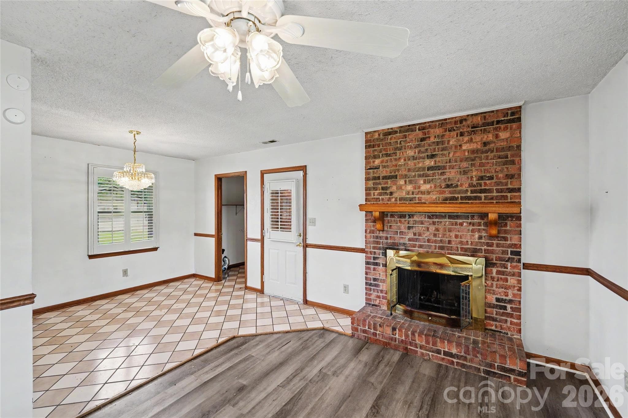 Single Family Residence at 406 Greyfield Drive, Kings Mountain, photo 2 of 26