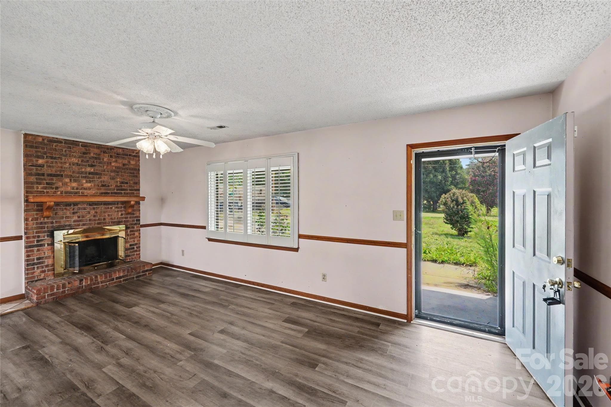 Single Family Residence at 406 Greyfield Drive, Kings Mountain, photo 8 of 26