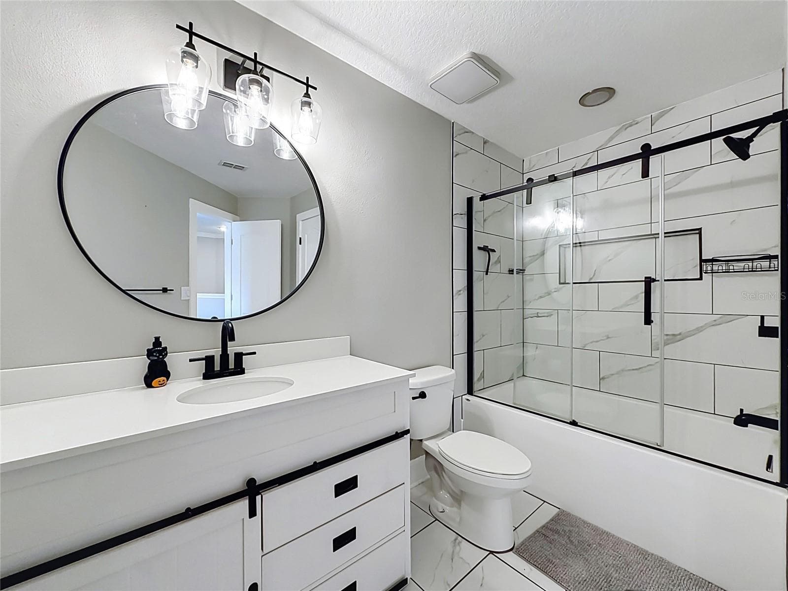 Upstairs Bathhroom - 1515 BLUE HORIZON DR, CLERMONT