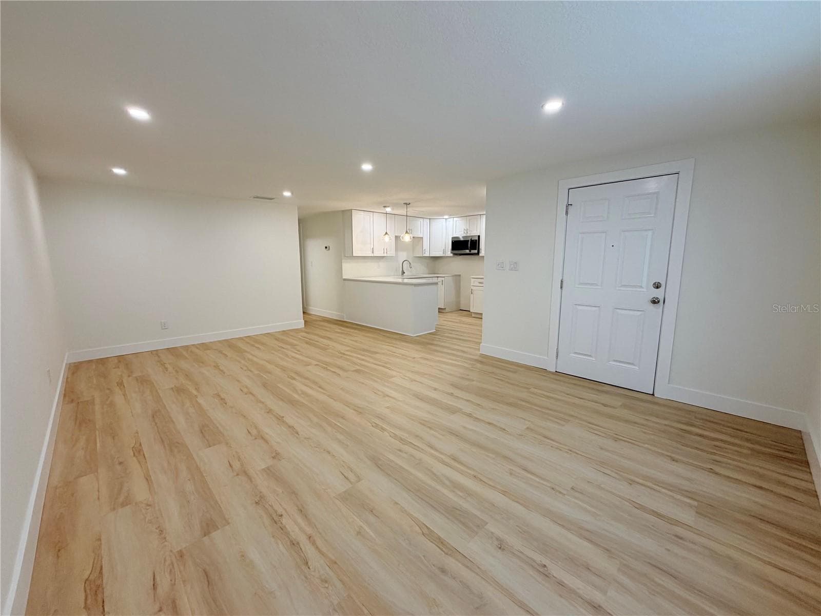 Single Family Residence at 4533 W FERN ST, TAMPA, photo 5 of 31
