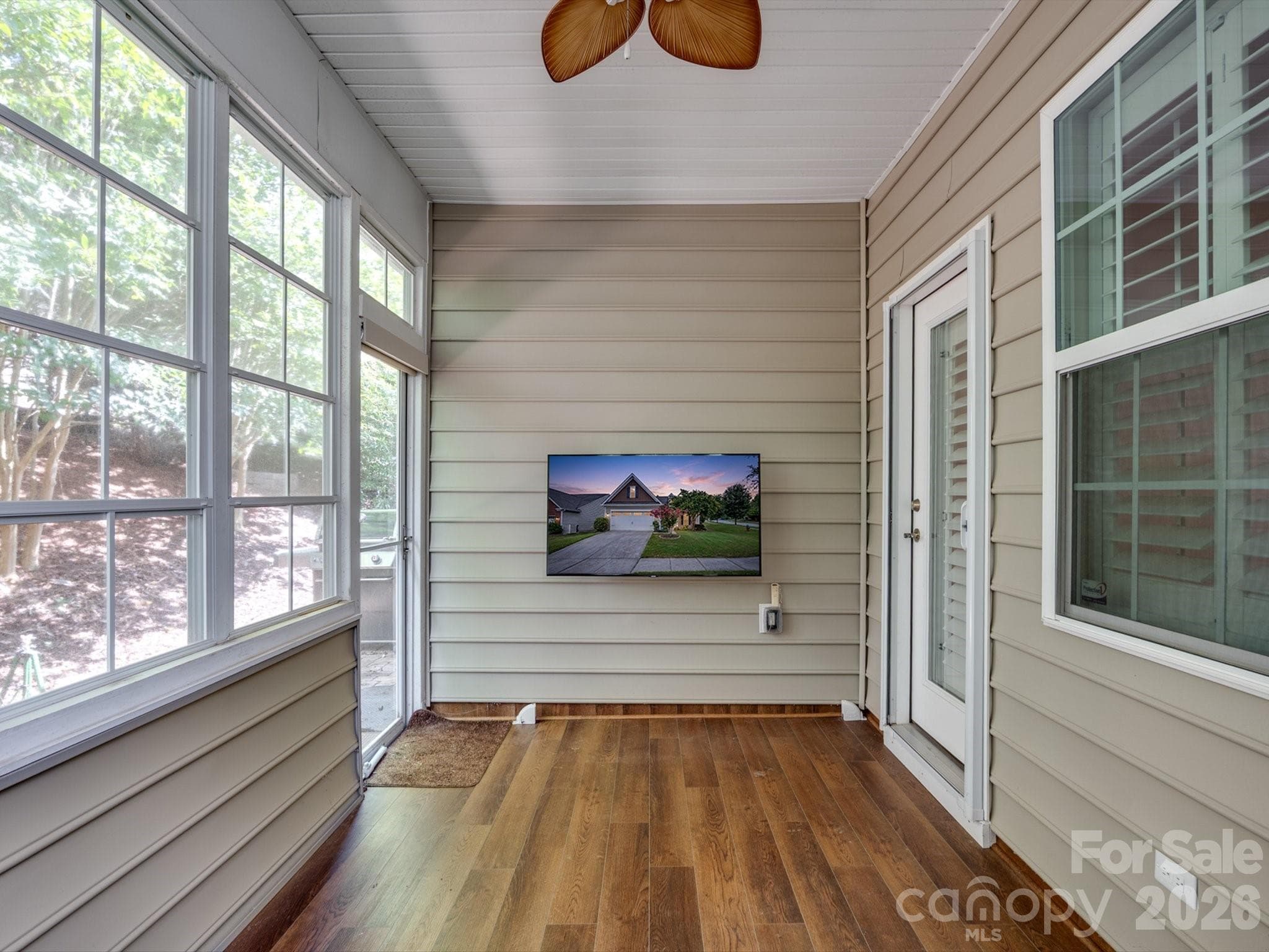 Single Family Residence at 141 Carmen Way, Lancaster, photo 27 of 43