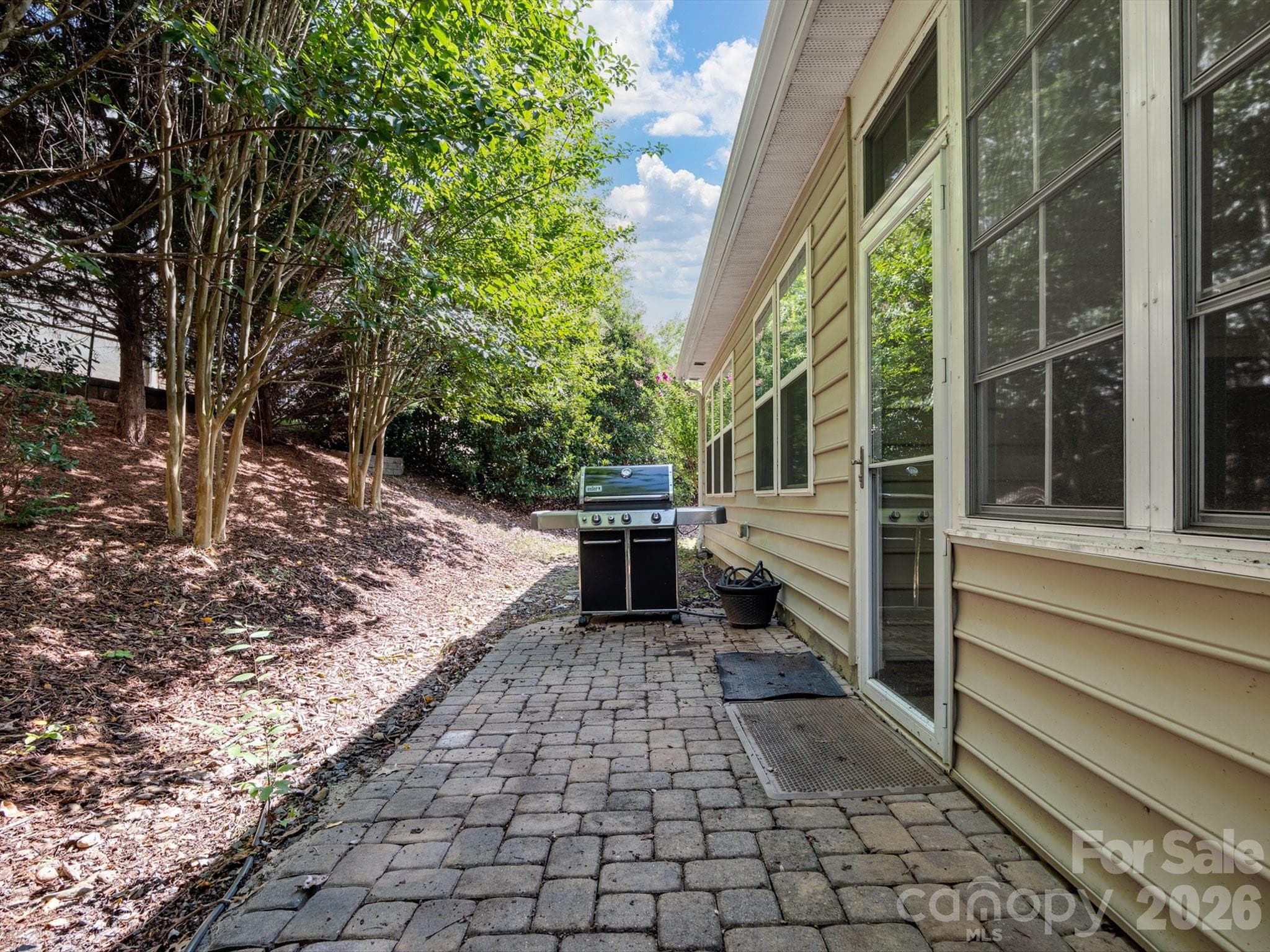 Single Family Residence at 141 Carmen Way, Lancaster, photo 31 of 43