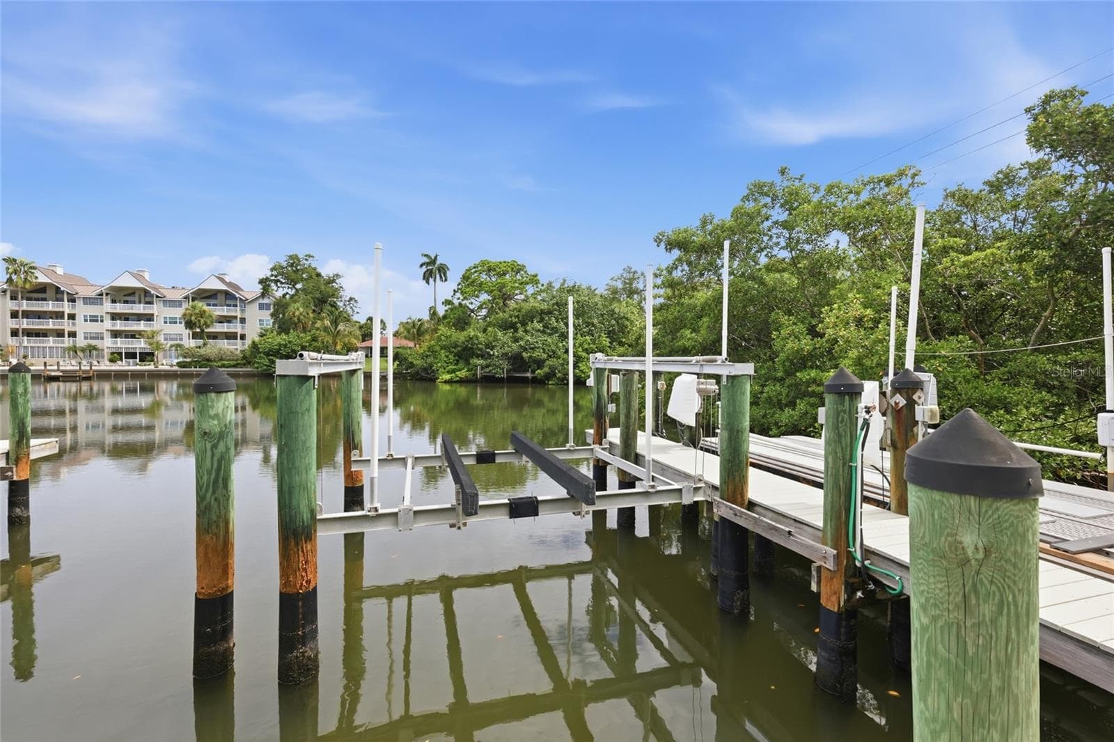 Single Family Residence at 1798 LINCOLN PARK CIR, SARASOTA, photo 2 of 57