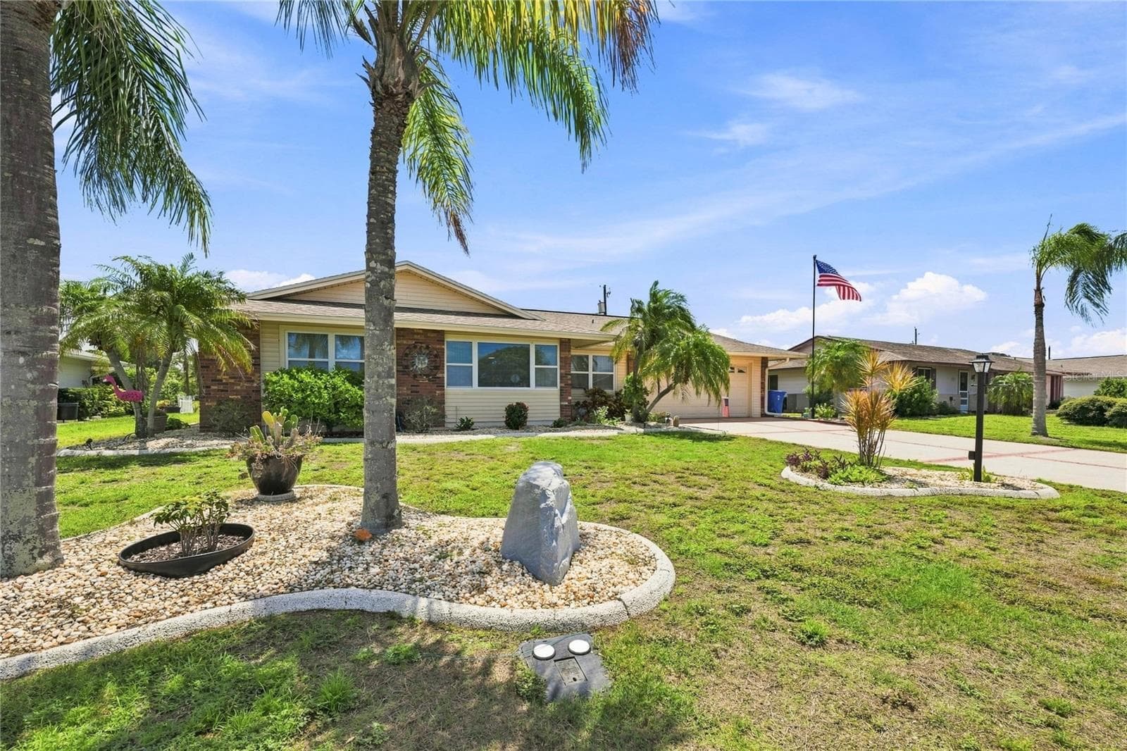 Front View, Home Has Wonderful Curb Appeal A MUST SEE! - 1405 HACIENDA DR, SUN CITY CENTER
