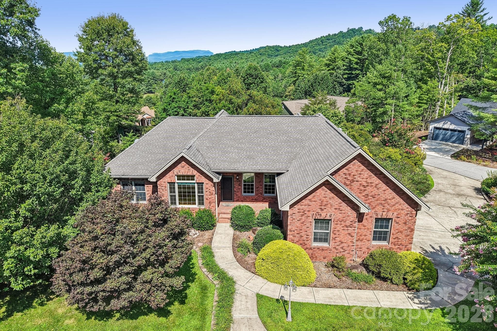 28 Tudor Crescent Court