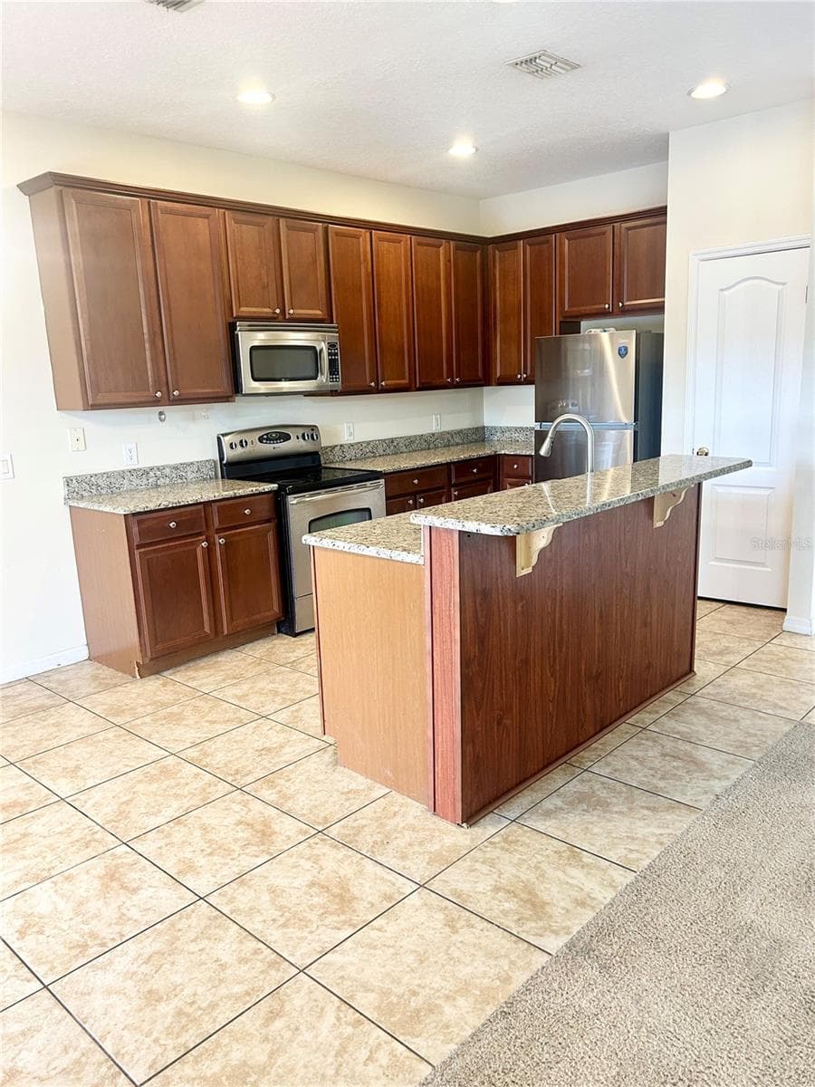 Single Family Residence at 3807 WOOD THRUSH DR, KISSIMMEE, photo 9 of 26