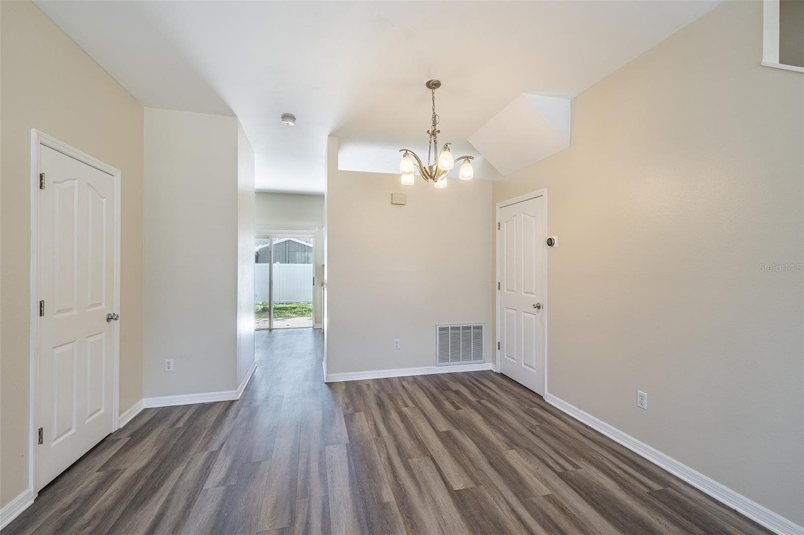 Townhouse at 4310 FINCASTLE CT, TAMPA, photo 13 of 49