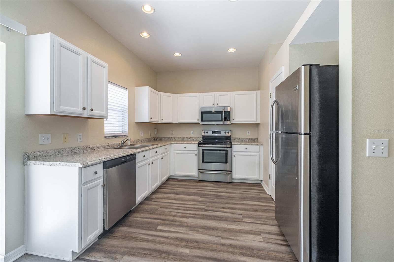 Townhouse at 4310 FINCASTLE CT, TAMPA, photo 16 of 49